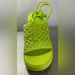 NWT.. CIRCUS NY SAM EDELMAN LIME GREEN PLATFORM SANDALS